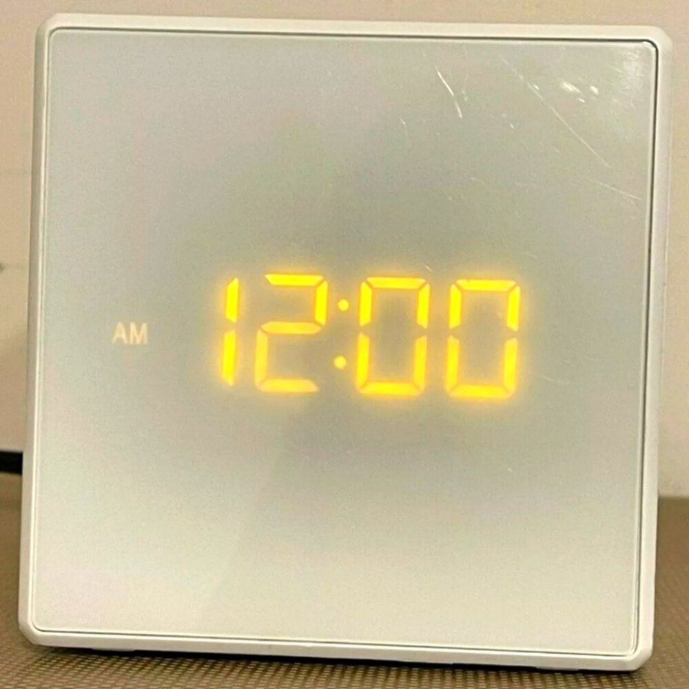 SONY Digital Dual Alarm Clock AM / FM Radio Model ICF-C1 White